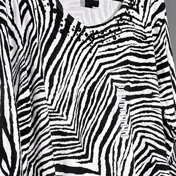 LH Sport Zebra Print‎ Top/Tunic With Embellishments Around Neckline Size XXL - Picture 4 of 13